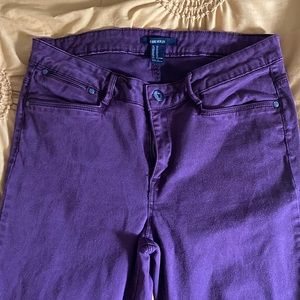Maroon Forever 21 jeans with zipper on ankle